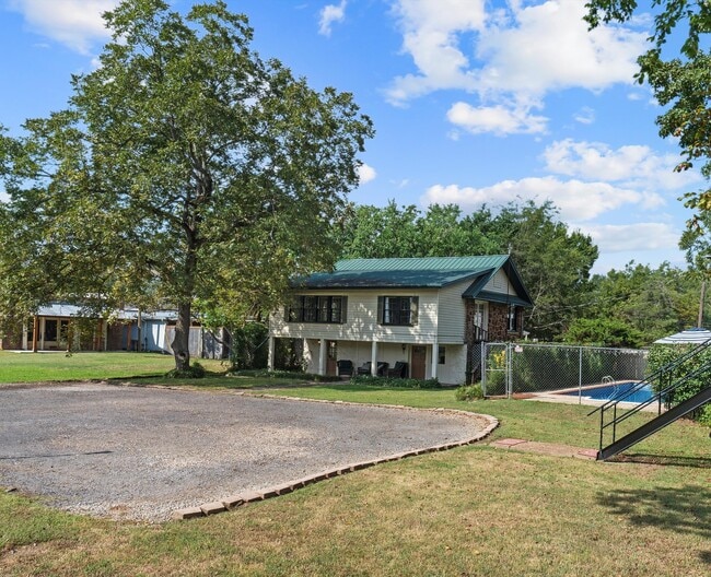 property at 107 St John St