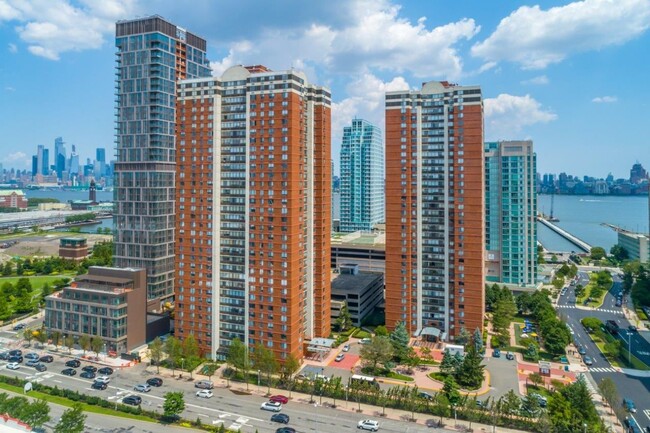 Newport Rental Towers in Jersey City, NJ - Building Photo - Building Photo