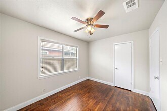 6630 Lodge St in Houston, TX - Building Photo - Building Photo