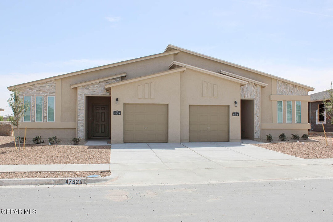 4784 Cpt Isaac Camacho Pl in El Paso, TX - Building Photo