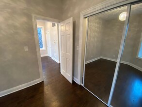 3651 W Palmer St, Unit 1F in Chicago, IL - Foto de edificio - Building Photo
