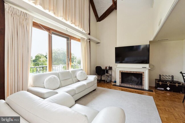 312 Severn Ave-Unit -E407 in Annapolis, MD - Building Photo - Building Photo