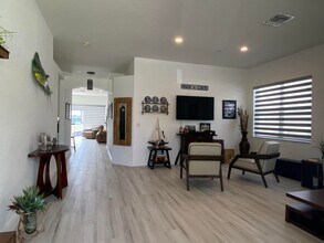 325 Berenger Walk in Royal Palm Beach, FL - Building Photo - Building Photo