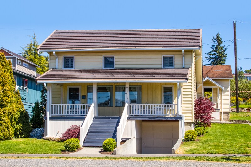 915 11th St in Bellingham, WA - Building Photo