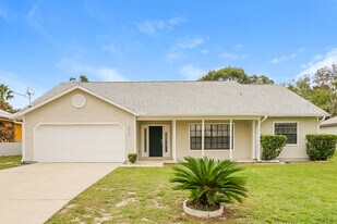 2065 E Gloria Dr in Deltona, FL - Building Photo