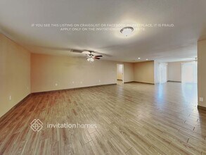 14815 N 38th St in Phoenix, AZ - Foto de edificio - Building Photo