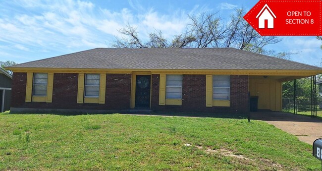 property at 895 W Marigold Ln