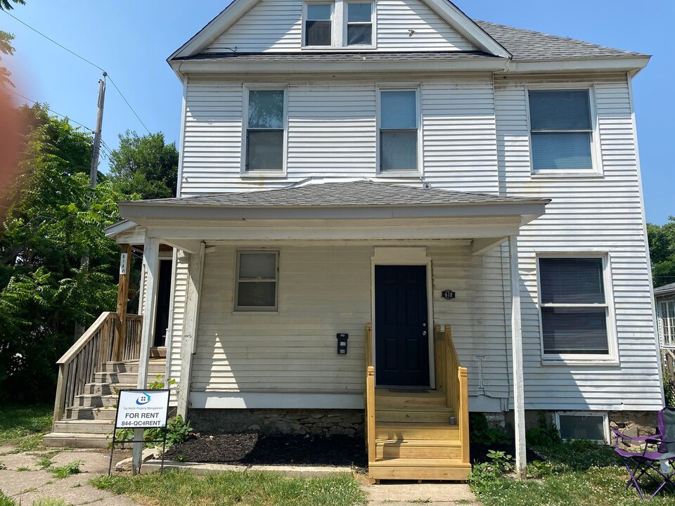 618 Douglas Ct in Davenport, IA - Foto de edificio