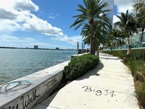 480 NE 30th St in Miami, FL - Building Photo - Building Photo