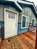 2106 7th St in Bremerton, WA - Building Photo