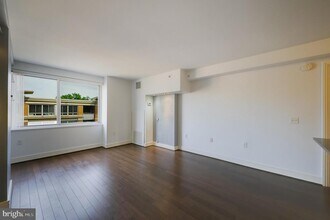 800 4th St SW in Washington, DC - Building Photo - Building Photo