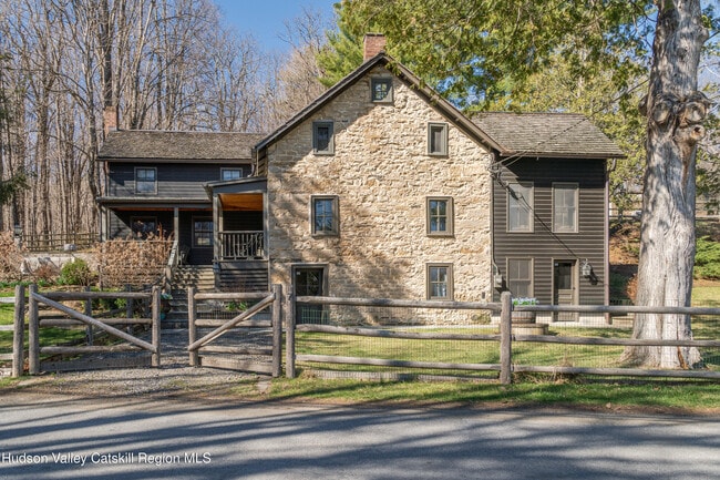property at 7 Upper Whitfield Rd