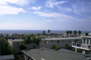 Sea View Terrace Apartments- O in Redondo Beach, CA - Foto de edificio - Building Photo