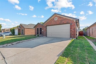 2837 Wakecrest Dr in Fort Worth, TX - Building Photo - Building Photo