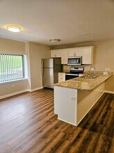 6455 Lake Ave, Unit 1 in Orchard Park, NY - Building Photo - Building Photo