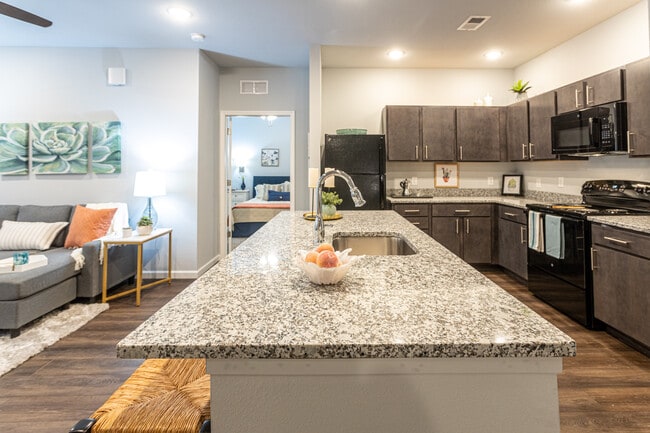 Highview Pointe in Louisville, KY - Building Photo - Interior Photo