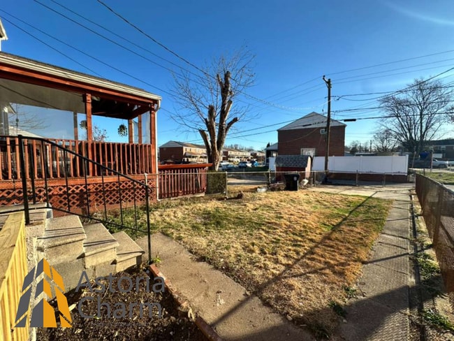 1045 Foxwood Ln in Essex, MD - Building Photo - Building Photo