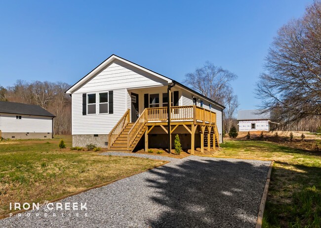 68 Spencer St in Clyde, NC - Foto de edificio - Building Photo