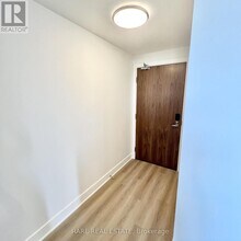 25 Wellington St S in Kitchener, ON - Building Photo - Building Photo