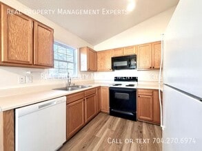 123 Garden St in Troutman, NC - Building Photo - Building Photo