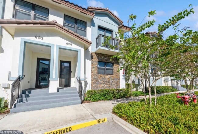 6151 SW 36th Ct in Miramar, FL - Building Photo - Building Photo