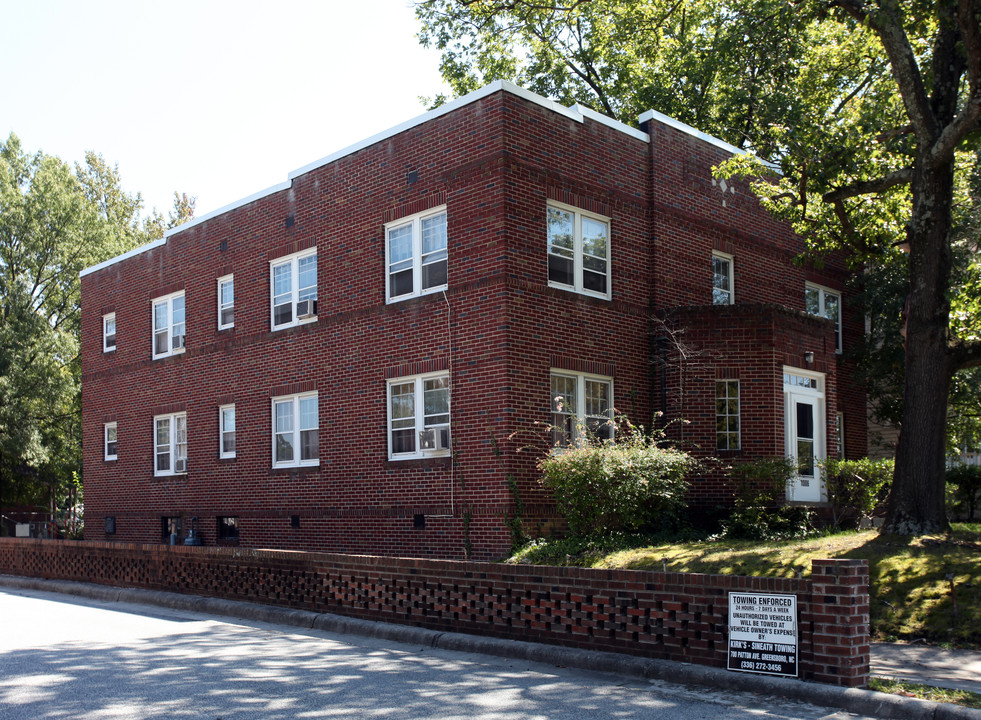 1006 N Elm St in Greensboro, NC - Building Photo