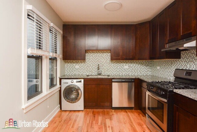 811 Elm St in Winnetka, IL - Building Photo - Building Photo