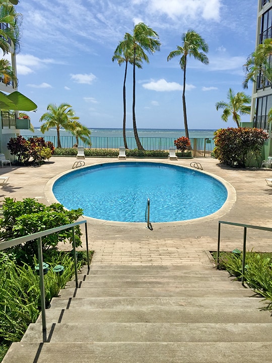 property at 4999 Kahala Ave