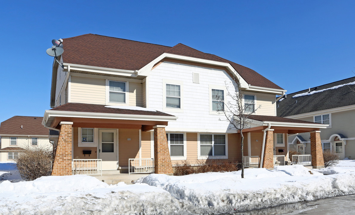 Townhomes at Carver Park in Milwaukee, WI - Building Photo