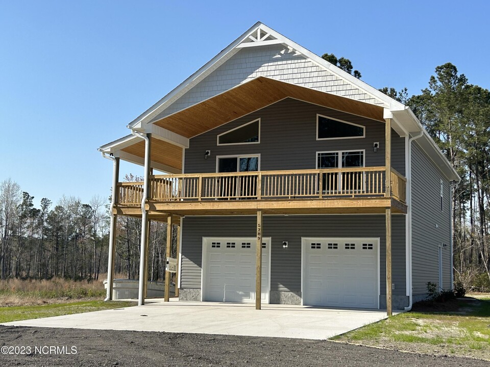 5789 Sidbury Rd in Castle Hayne, NC - Building Photo