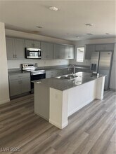 2823 Kona Blue Ln in Las Vegas, NV - Building Photo - Building Photo