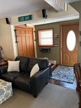 105 Lee Ave in Great Neck, NY - Foto de edificio - Building Photo