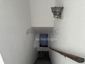 2440 E Waltann Ln in Phoenix, AZ - Foto de edificio - Building Photo