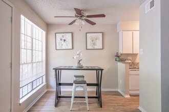 The Vineyard at Sam Houston in Huntsville, TX - Foto de edificio - Interior Photo