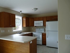 56 Eagle Ridge Rd in Sandown, NH - Building Photo - Building Photo