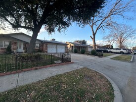 2107 Tecumseh Trce in Carrollton, TX - Building Photo