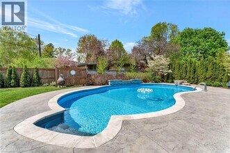 175 Oakhill Pl in Hamilton, ON - Building Photo - Building Photo