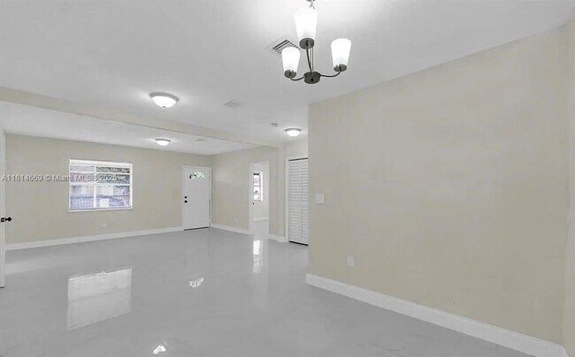 1732 NW 80th St in Miami, FL - Building Photo - Building Photo