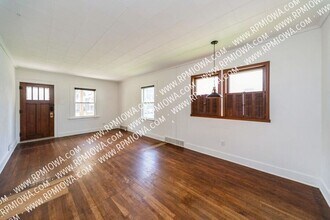 2210 36th St in Des Moines, IA - Building Photo - Building Photo