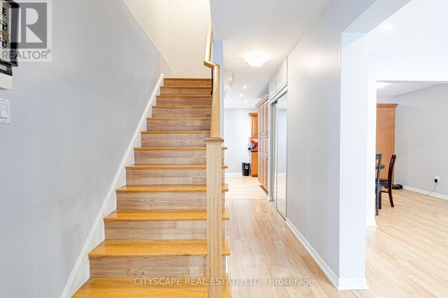 48 Mandarin Crescent in Brampton, ON - Building Photo - Building Photo