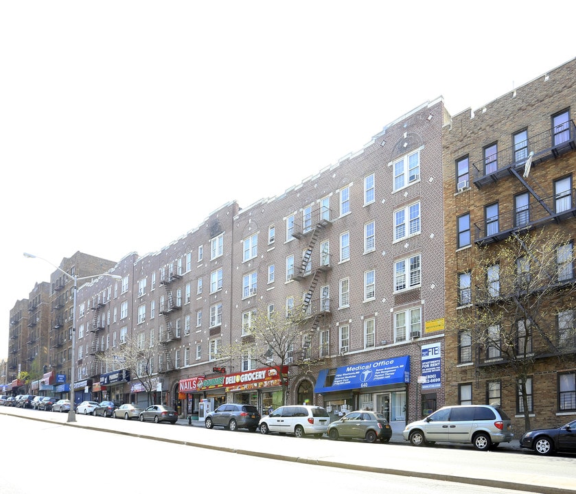 642-654 E 233rd St in Bronx, NY - Foto de edificio