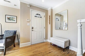 328 W 6th St, Unit 1 in Charlotte, NC - Building Photo - Building Photo