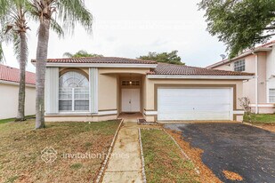 2585 NW 79th Ave in Margate, FL - Building Photo