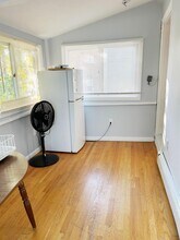 40 Plymouth St, Unit 2 in Cambridge, MA - Foto de edificio - Building Photo