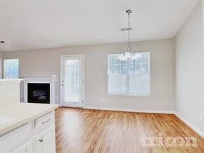 285 Stone Meadow Ct in Kernersville, NC - Foto de edificio - Building Photo