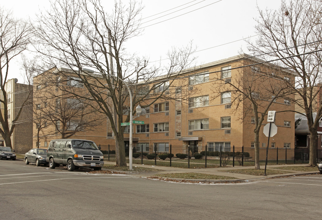 2201-2207 W Highland Ave in Chicago, IL - Building Photo