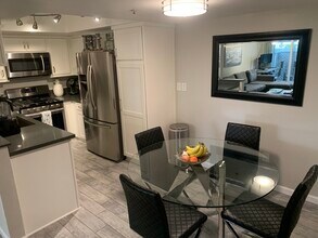 122 Mangano Cir, Unit 122 in Encinitas, CA - Building Photo - Building Photo