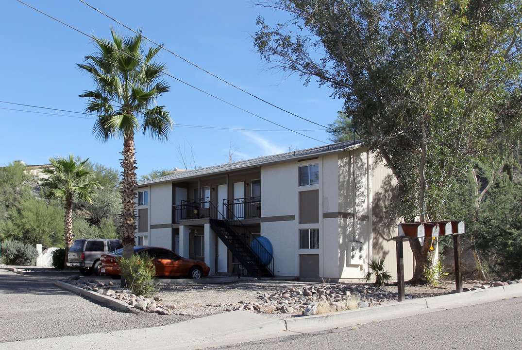 530 El Recreo Ct in Wickenburg, AZ - Building Photo