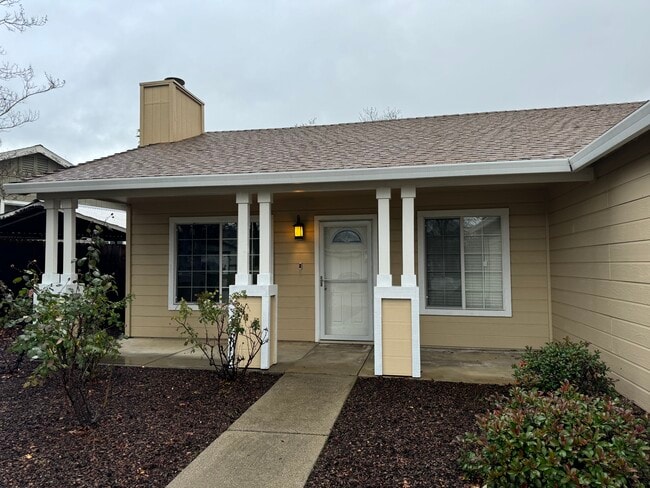 1143 Grouse Dr in Redding, CA - Building Photo - Building Photo