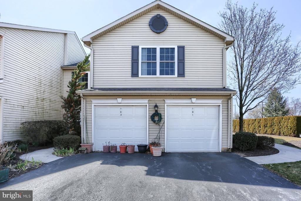 103 Oriole Ct in Hummelstown, PA - Building Photo
